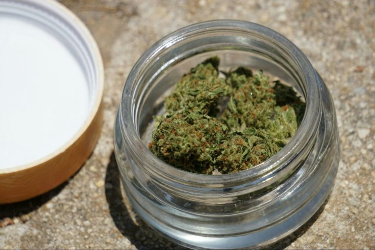 What is THCA? Is it safe? Is it legal?